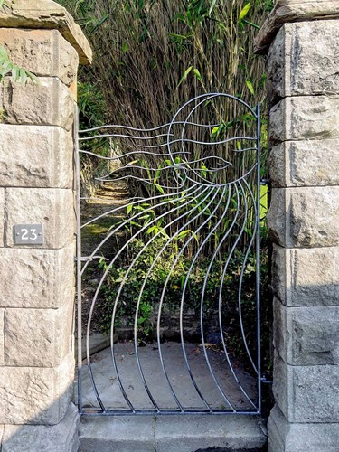 Bespoke gate design with owl